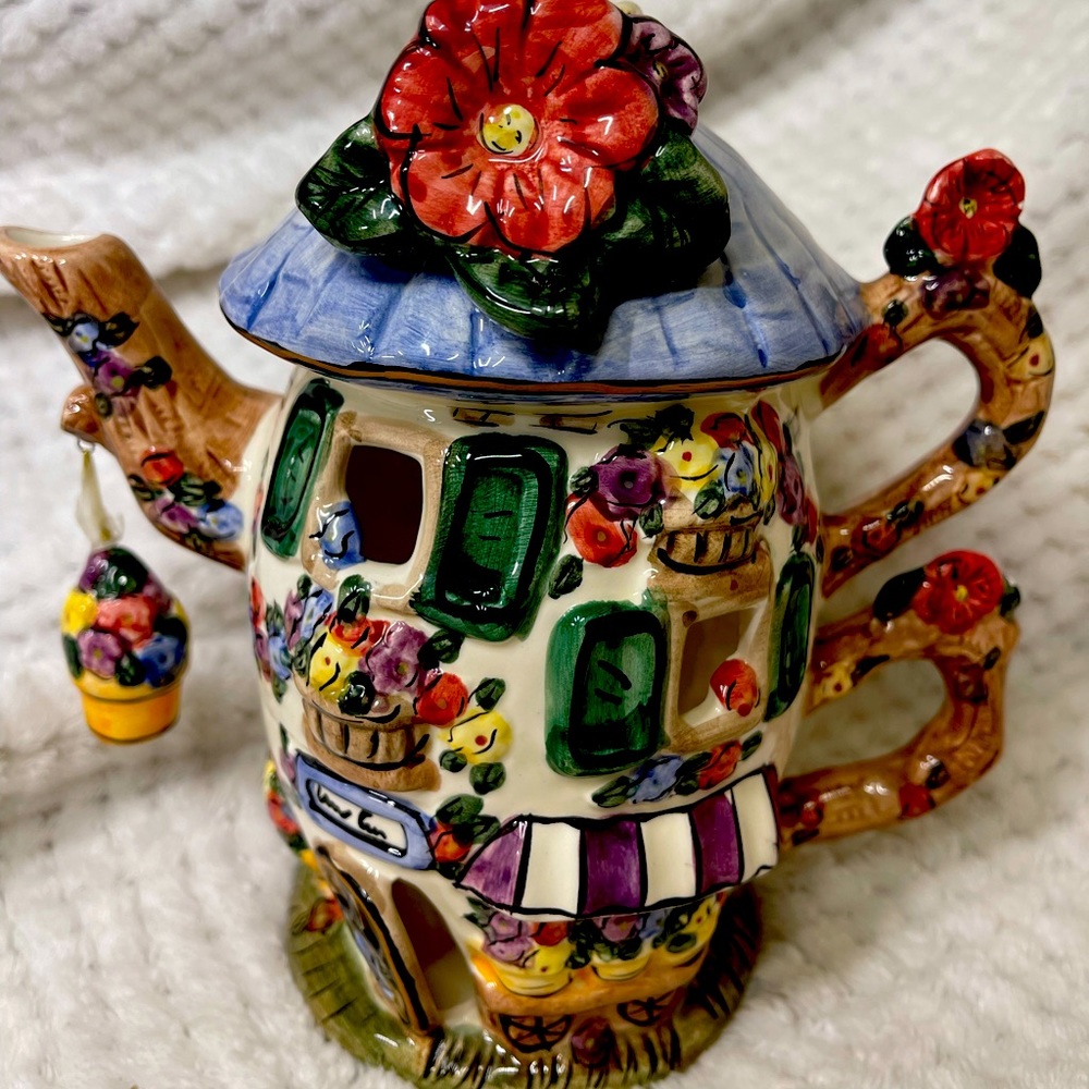 Teapot Style Candle Holder - No Flaws